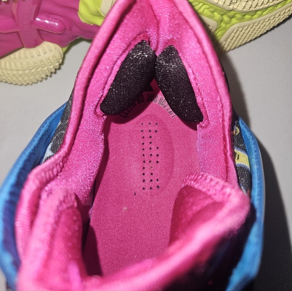 Size 10 - Nike LeBron 19 Low LeBronival - Picture 7 of 7